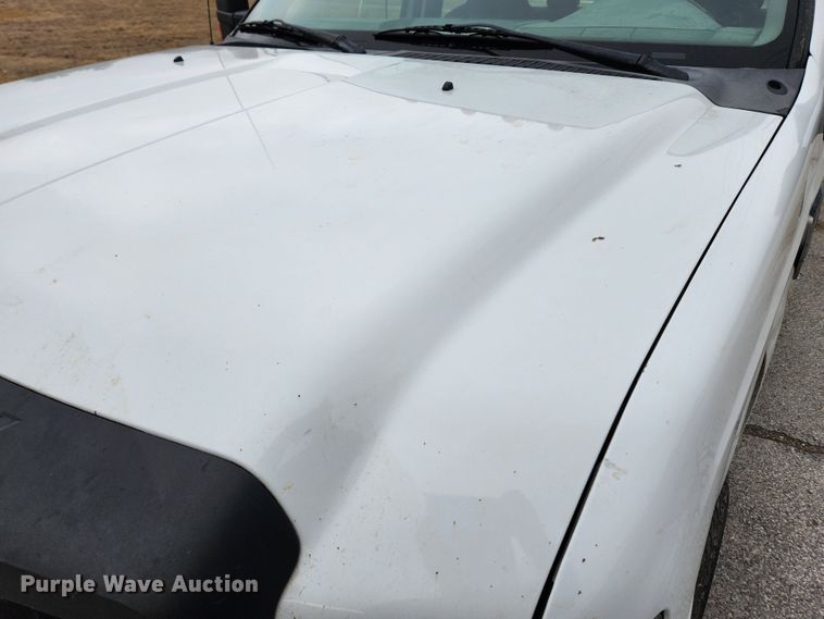 image for item KT9540 2010 Ford F350 Super Duty XL  pickup truck cab and chassis