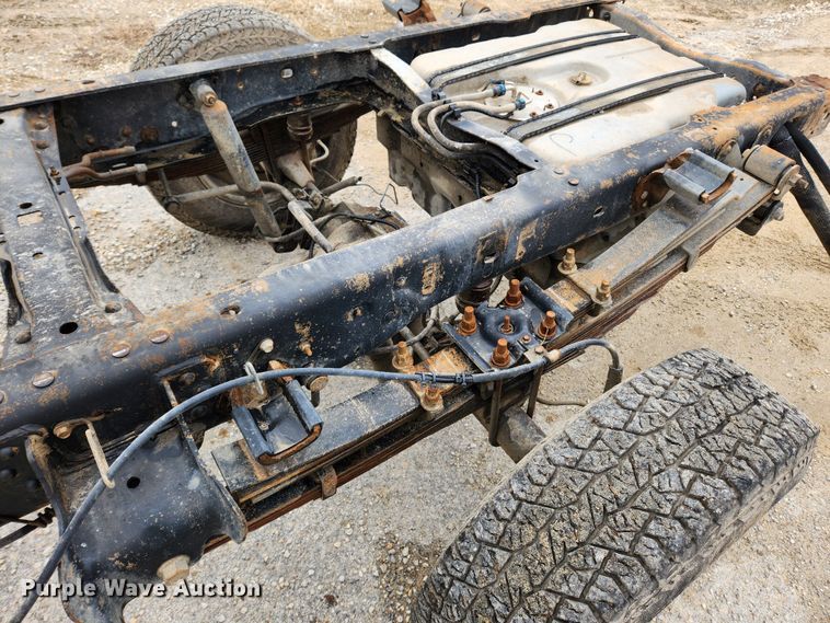 image for item KT9540 2010 Ford F350 Super Duty XL  pickup truck cab and chassis