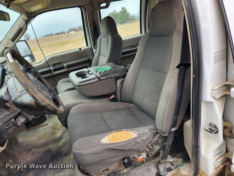 image for item KT9540 2010 Ford F350 Super Duty XL  pickup truck cab and chassis