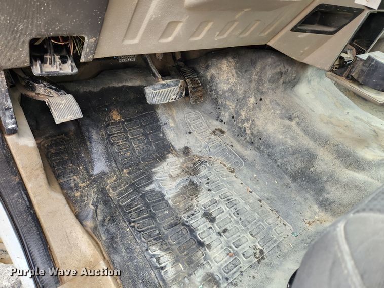 image for item KT9540 2010 Ford F350 Super Duty XL  pickup truck cab and chassis