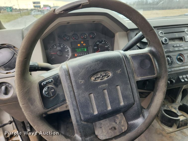 image for item KT9540 2010 Ford F350 Super Duty XL  pickup truck cab and chassis