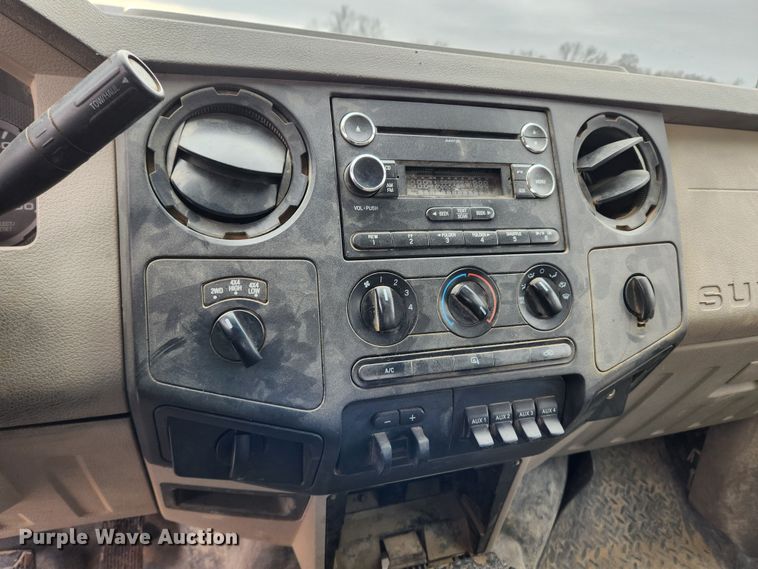 image for item KT9540 2010 Ford F350 Super Duty XL  pickup truck cab and chassis