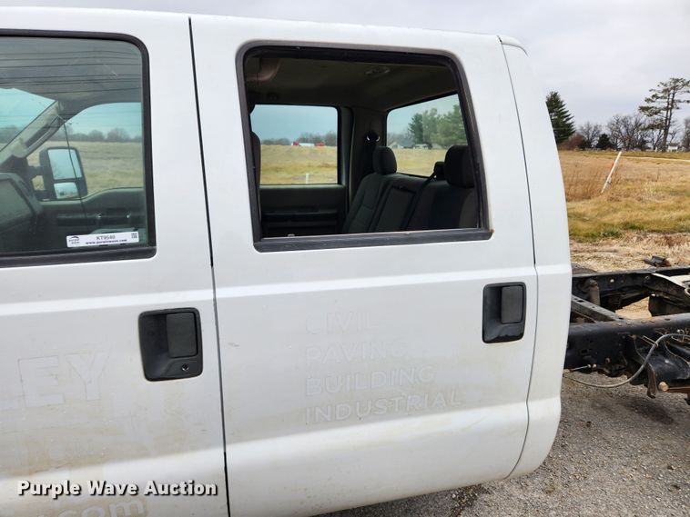 image for item KT9540 2010 Ford F350 Super Duty XL  pickup truck cab and chassis