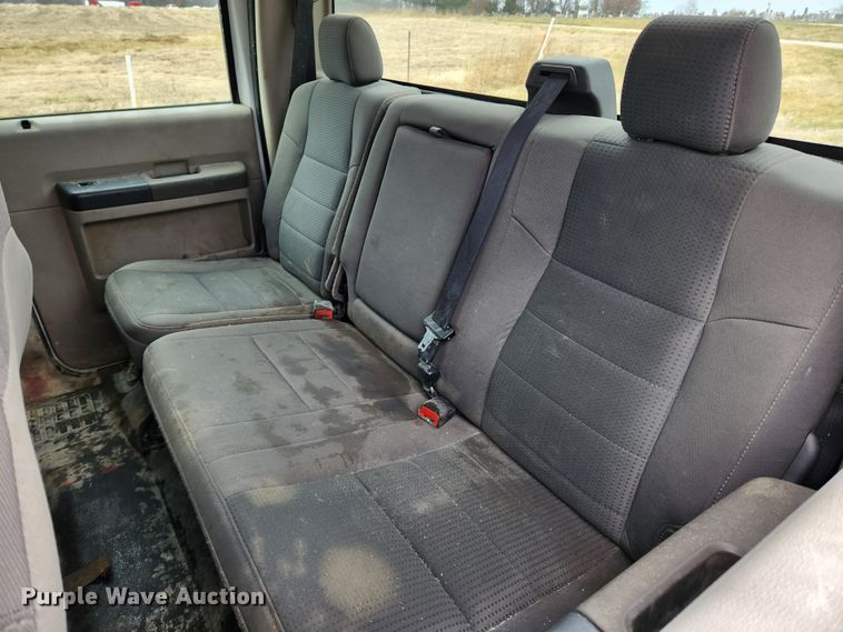 image for item KT9540 2010 Ford F350 Super Duty XL  pickup truck cab and chassis