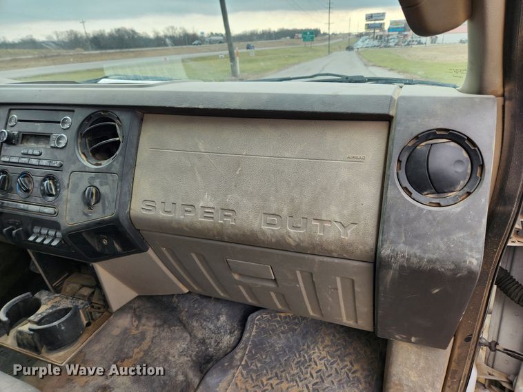 image for item KT9540 2010 Ford F350 Super Duty XL  pickup truck cab and chassis