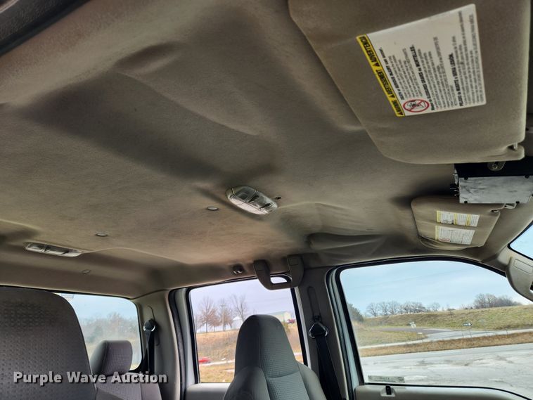 image for item KT9540 2010 Ford F350 Super Duty XL  pickup truck cab and chassis