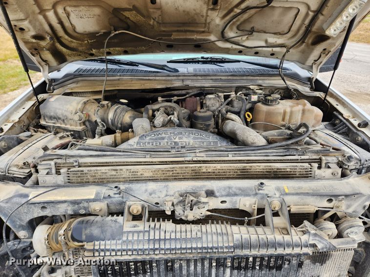 image for item KT9540 2010 Ford F350 Super Duty XL  pickup truck cab and chassis