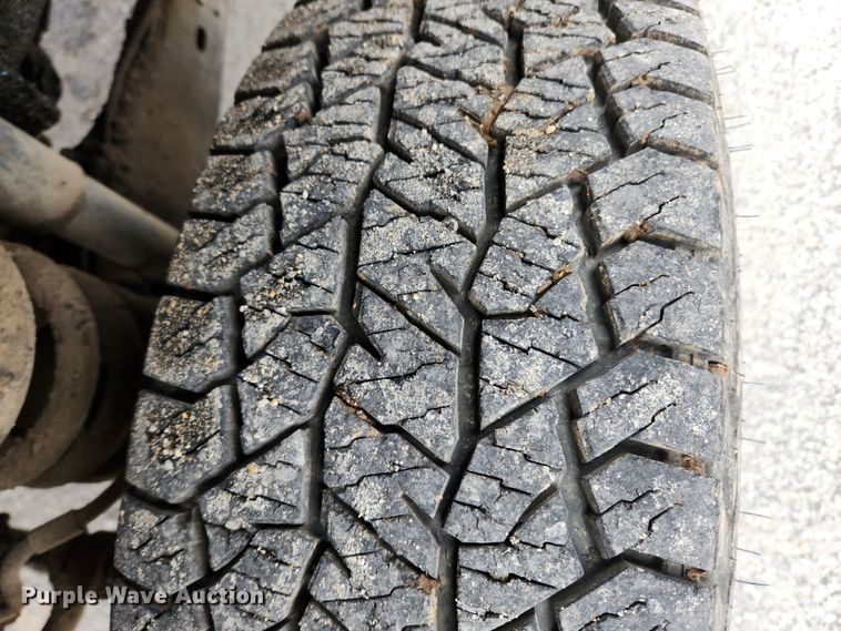 image for item KT9540 2010 Ford F350 Super Duty XL  pickup truck cab and chassis