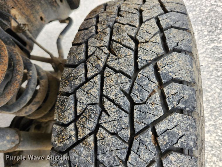 image for item KT9540 2010 Ford F350 Super Duty XL  pickup truck cab and chassis