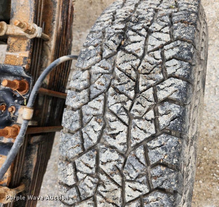 image for item KT9540 2010 Ford F350 Super Duty XL  pickup truck cab and chassis