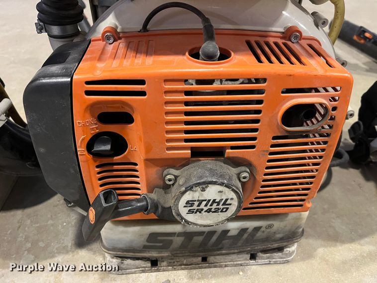 image for item LA9808 (5) leaf blowers