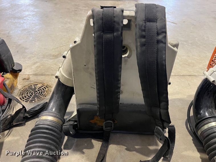 image for item LA9808 (5) leaf blowers