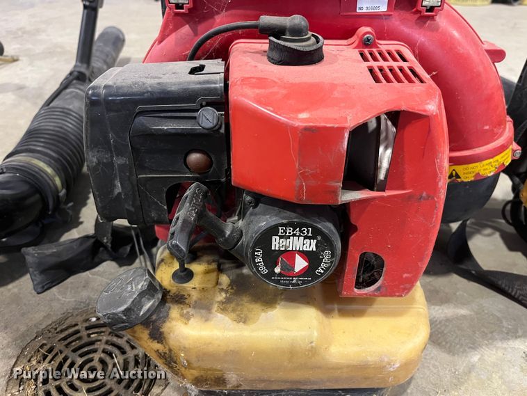 image for item LA9808 (5) leaf blowers