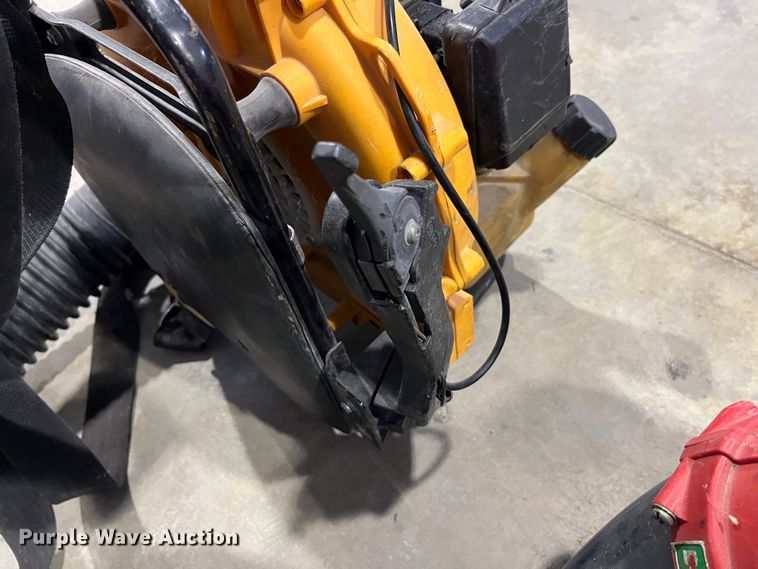 image for item LA9808 (5) leaf blowers