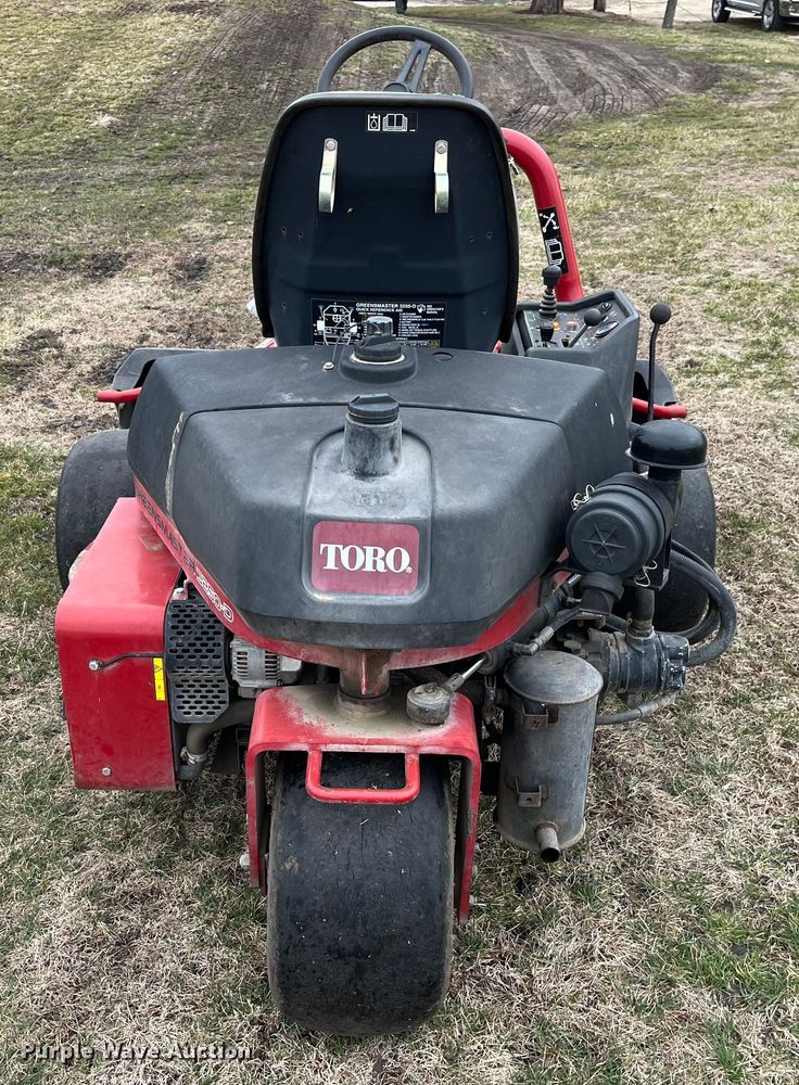 image for item LA9811 Toro Greensmaster 3250D  reel mower