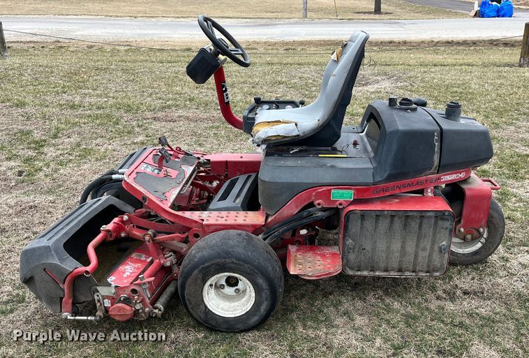 image for item LA9811 Toro Greensmaster 3250D  reel mower