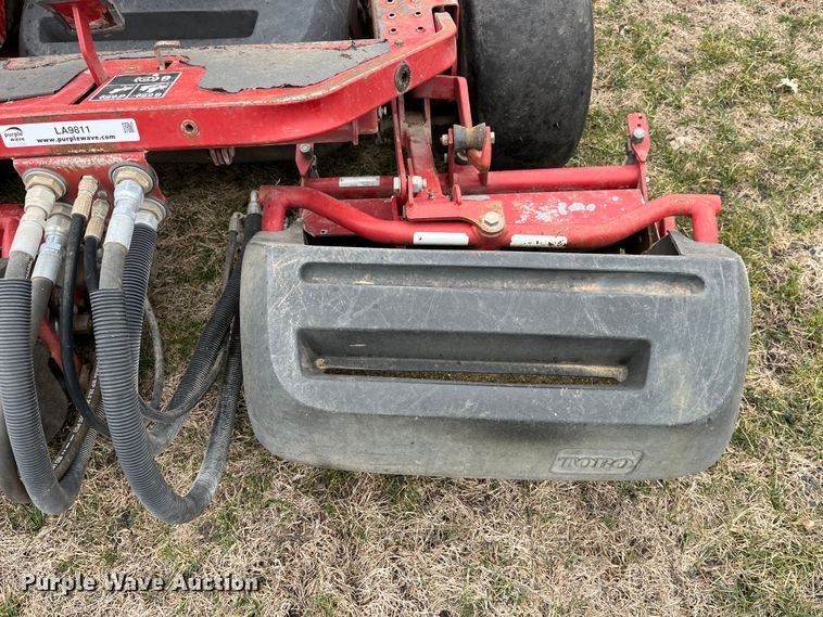image for item LA9811 Toro Greensmaster 3250D  reel mower