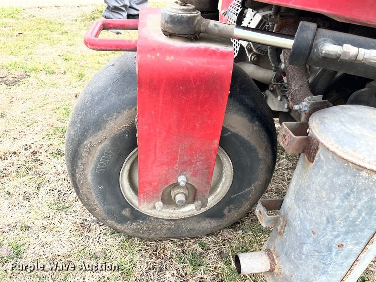 image for item LA9811 Toro Greensmaster 3250D  reel mower