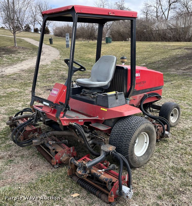 image for item LA9812 Toro Reelmaster 5500D  reel mower