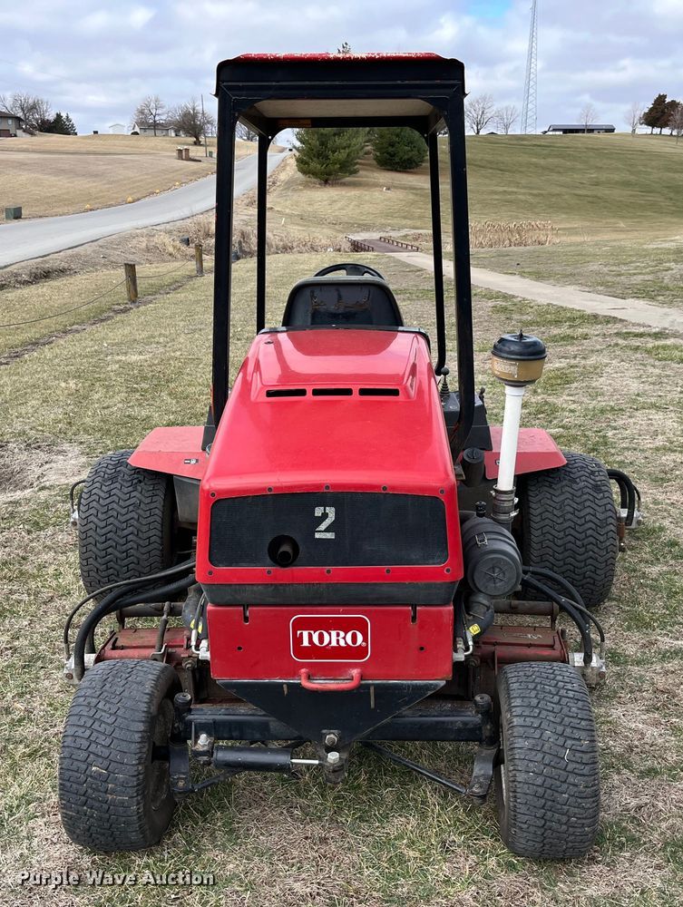 image for item LA9812 Toro Reelmaster 5500D  reel mower