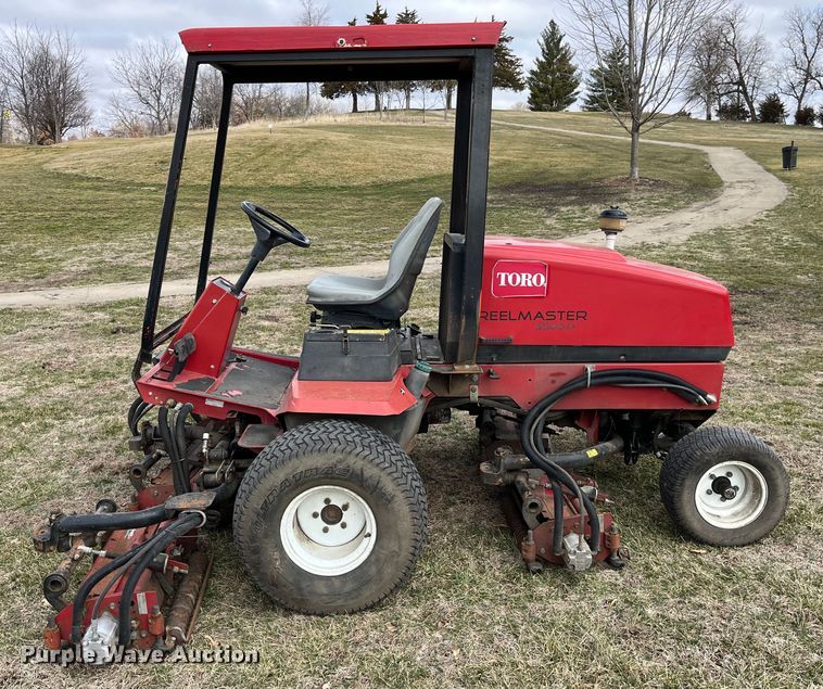 image for item LA9812 Toro Reelmaster 5500D  reel mower