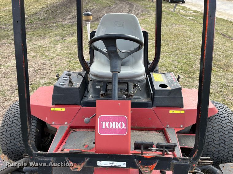 image for item LA9812 Toro Reelmaster 5500D  reel mower