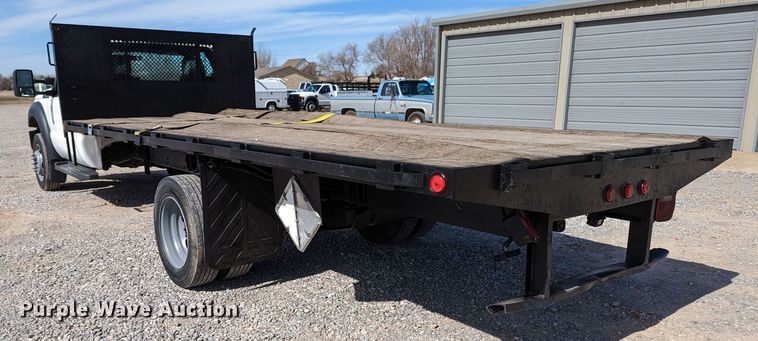 image for item LF9586 2014 Ford F550 Super Duty  flatbed truck