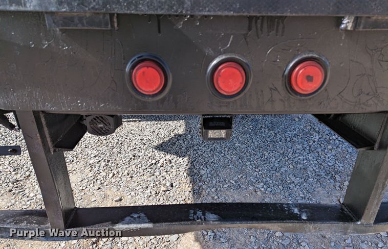 image for item LF9586 2014 Ford F550 Super Duty  flatbed truck