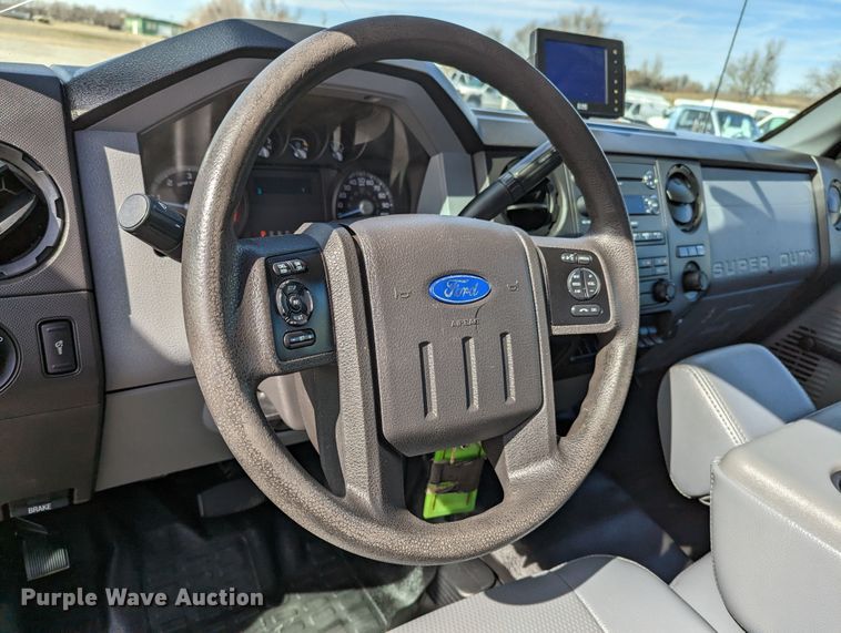 image for item LF9586 2014 Ford F550 Super Duty  flatbed truck