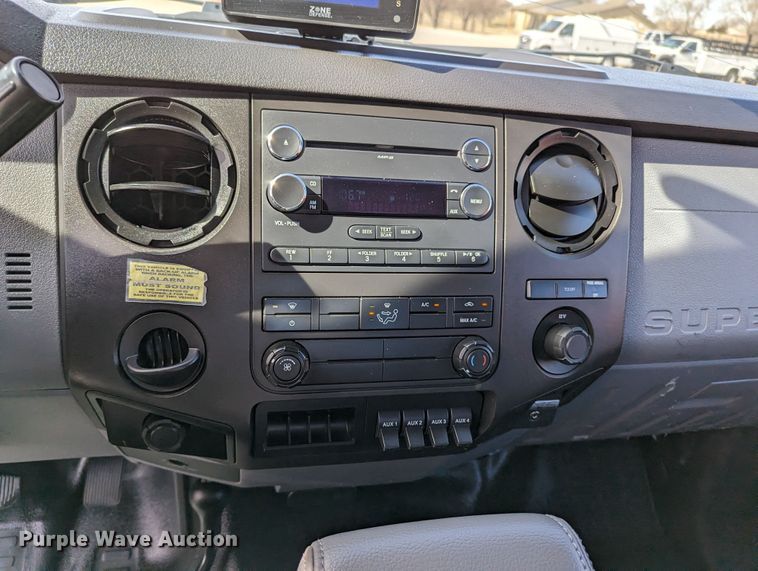 image for item LF9586 2014 Ford F550 Super Duty  flatbed truck