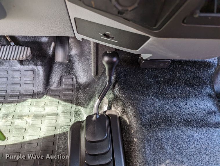 image for item LF9586 2014 Ford F550 Super Duty  flatbed truck