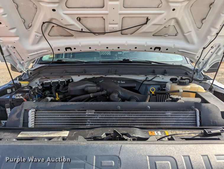 image for item LF9586 2014 Ford F550 Super Duty  flatbed truck