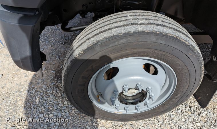 image for item LF9586 2014 Ford F550 Super Duty  flatbed truck