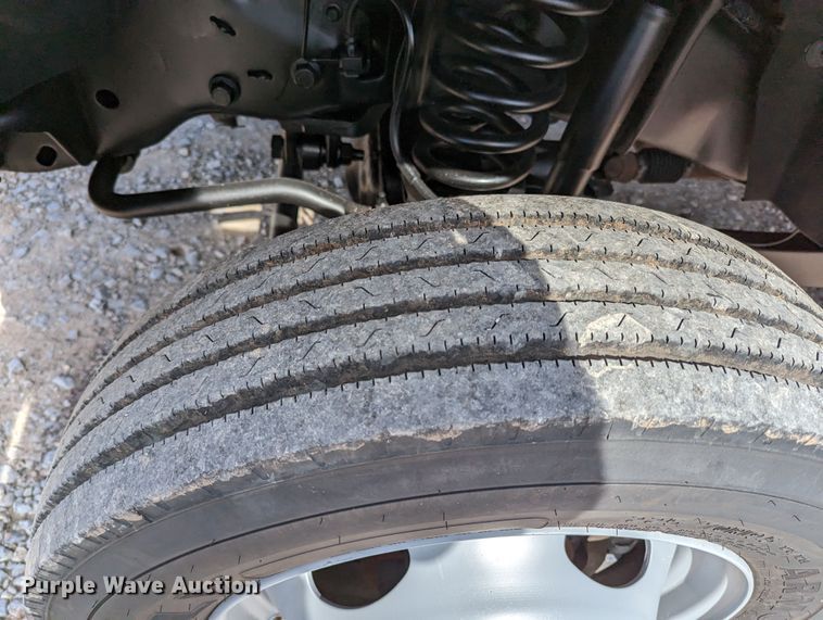 image for item LF9586 2014 Ford F550 Super Duty  flatbed truck