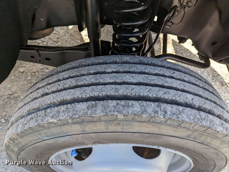 image for item LF9586 2014 Ford F550 Super Duty  flatbed truck