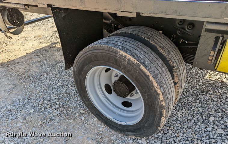 image for item LF9586 2014 Ford F550 Super Duty  flatbed truck