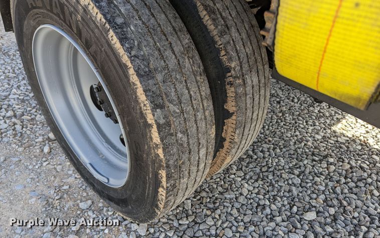 image for item LF9586 2014 Ford F550 Super Duty  flatbed truck