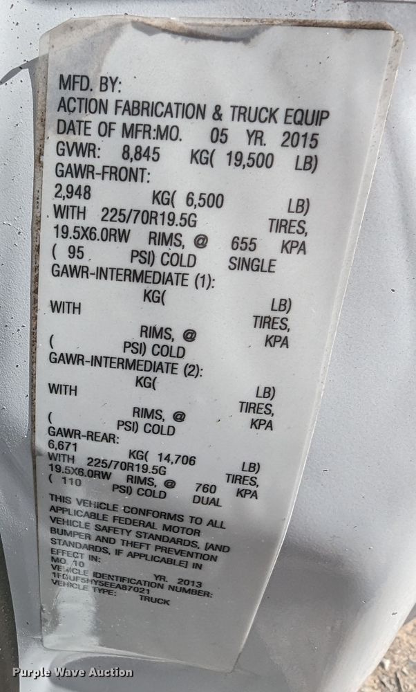 image for item LF9586 2014 Ford F550 Super Duty  flatbed truck