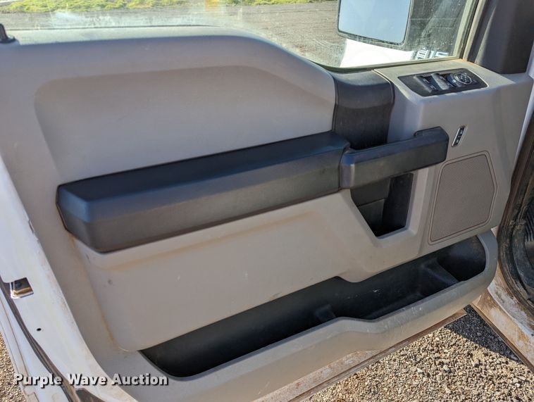 image for item LF9612 2018 Ford F150  SuperCab pickup truck