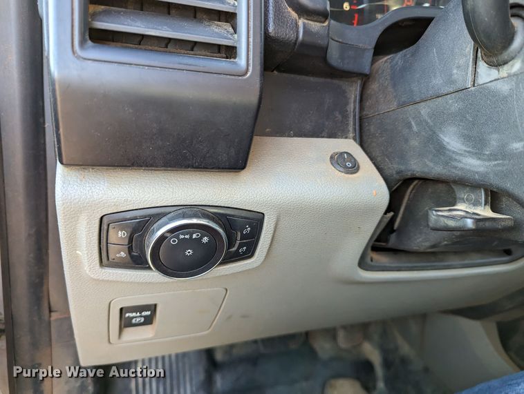 image for item LF9612 2018 Ford F150  SuperCab pickup truck