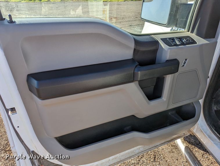 image for item LF9613 2018 Ford F150  SuperCab pickup truck