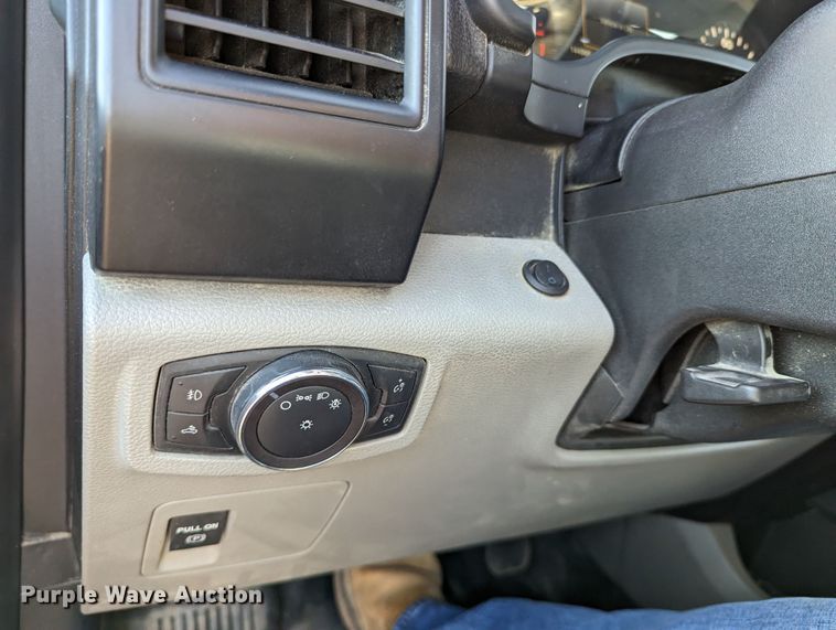 image for item LF9613 2018 Ford F150  SuperCab pickup truck