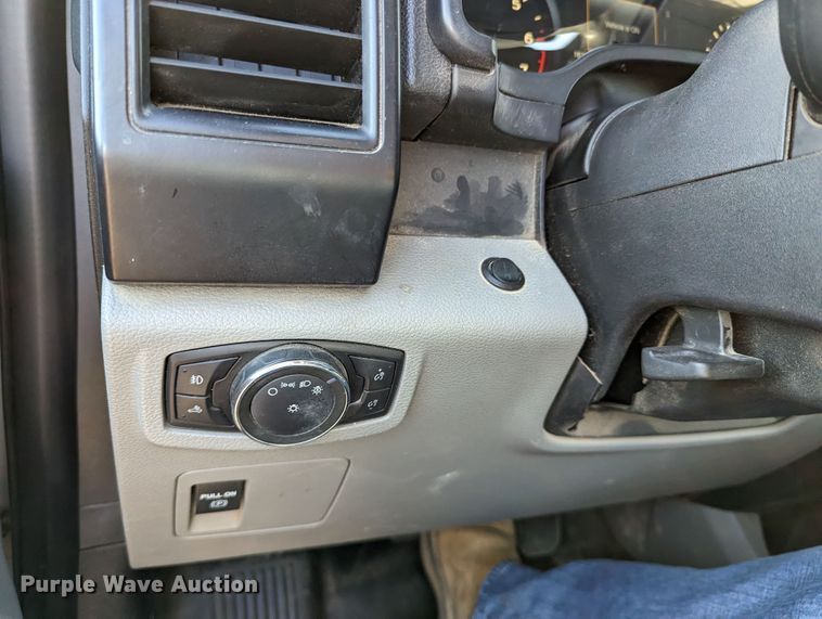 image for item LF9614 2018 Ford F150  SuperCab pickup truck