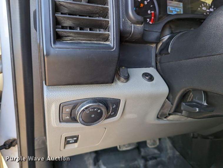 image for item LF9622 2018 Ford F150  SuperCab pickup truck