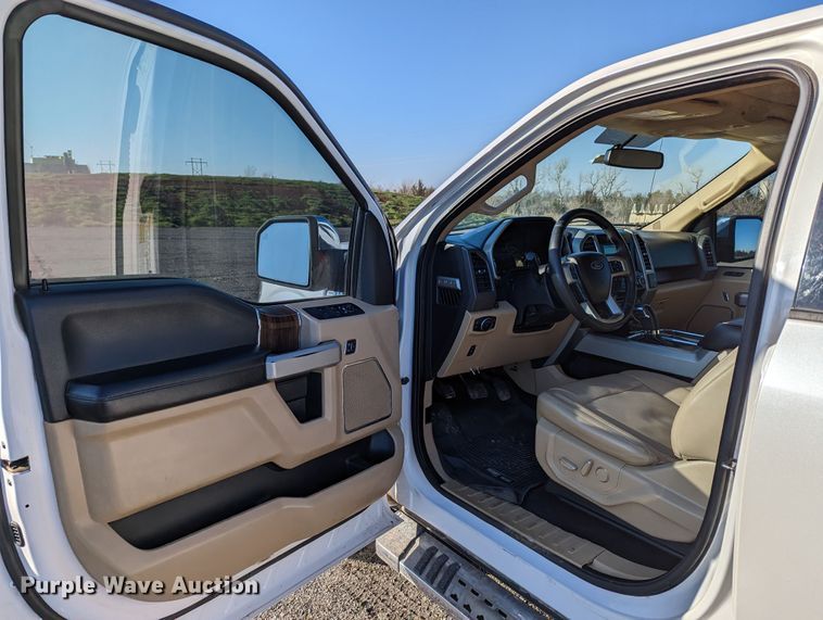 image for item LF9623 2016 Ford F150 Lariat  SuperCrew pickup truck