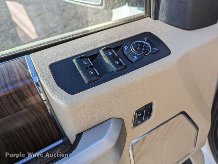 image for item LF9623 2016 Ford F150 Lariat  SuperCrew pickup truck