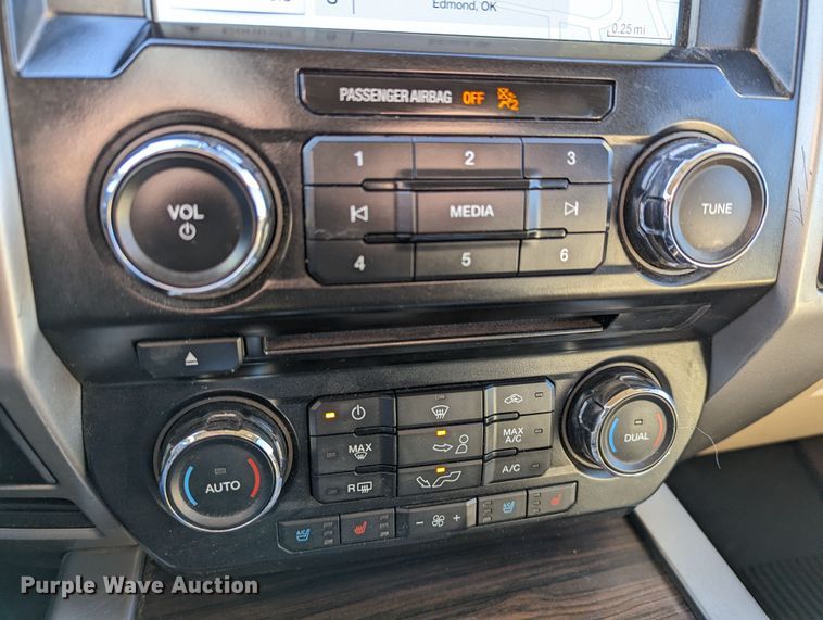 image for item LF9623 2016 Ford F150 Lariat  SuperCrew pickup truck