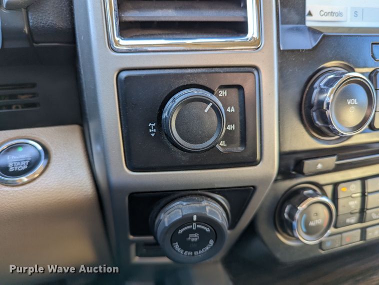 image for item LF9623 2016 Ford F150 Lariat  SuperCrew pickup truck