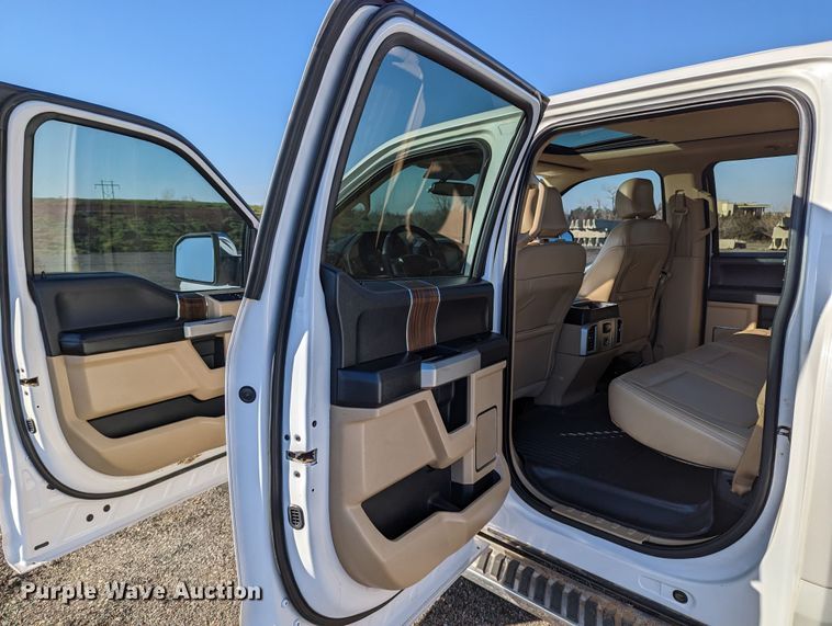 image for item LF9623 2016 Ford F150 Lariat  SuperCrew pickup truck