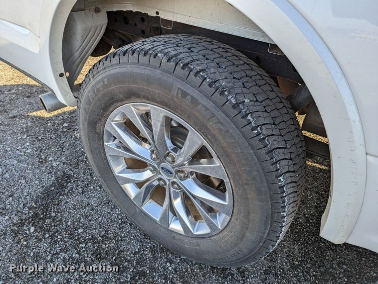 image for item LF9623 2016 Ford F150 Lariat  SuperCrew pickup truck